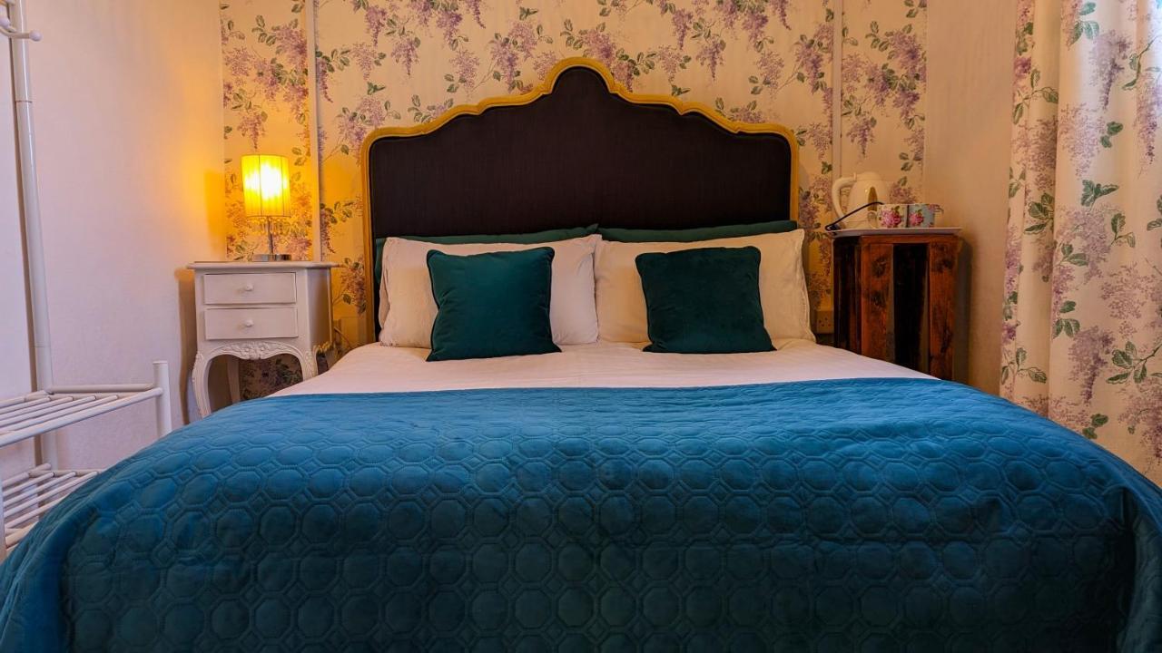 هيلستون Britannia House Vintage B&B Cornwall المظهر الخارجي الصورة