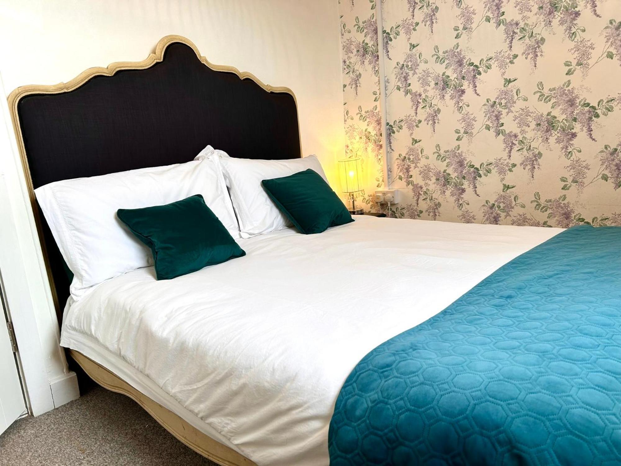 هيلستون Britannia House Vintage B&B Cornwall الغرفة الصورة